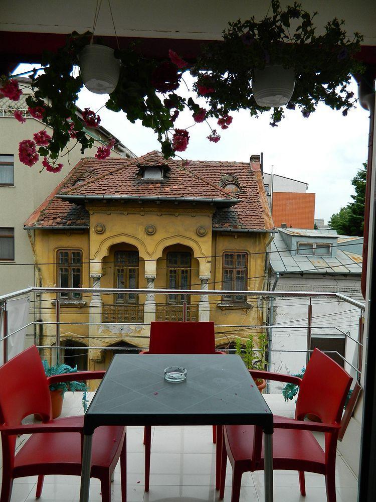 Hotel Tranzzit Bucarest Extérieur photo